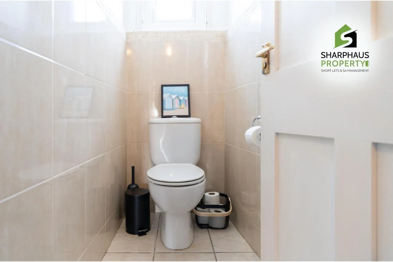 Spacious 3-Bed With Breathtaking Pavilion Views By Sharphaus Short Lets & Serviced Accommodation Management 布赖顿